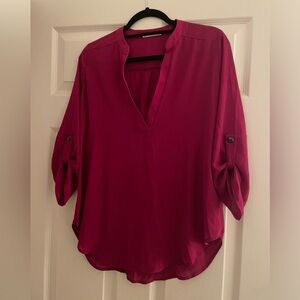“Lush” Sheer Size M V-Neck Blouse in Berry